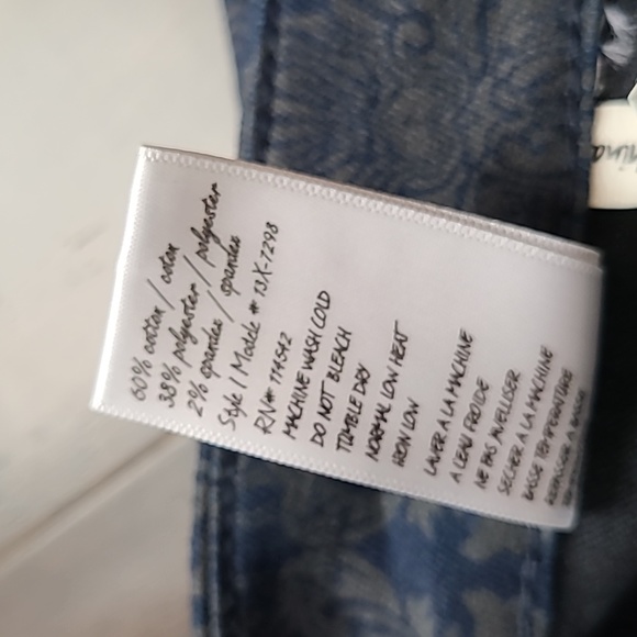 ***SOLD*** Women's Blank NYC Printed Spray On Skinny Jeans. - Picture 5 of 8